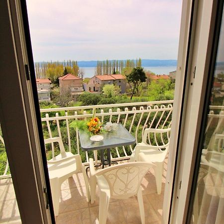 Apartments Marusic Omiš Екстериор снимка