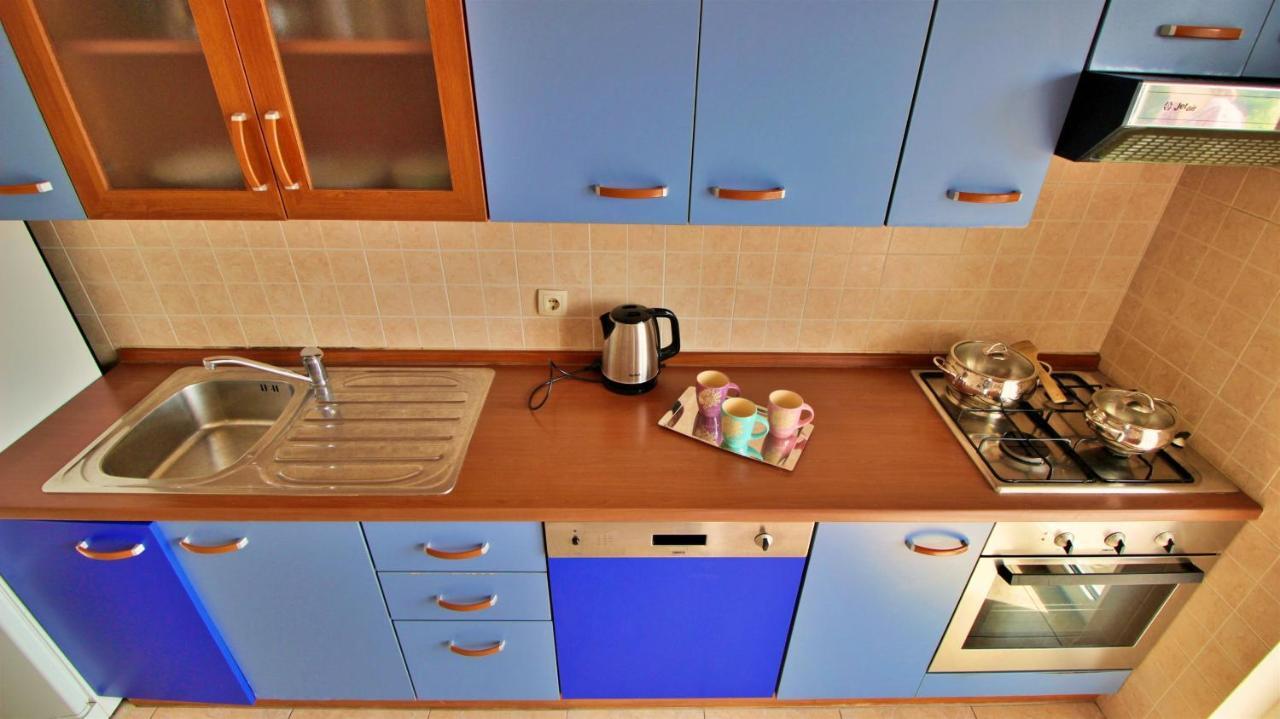 Apartments Marusic Omiš Екстериор снимка